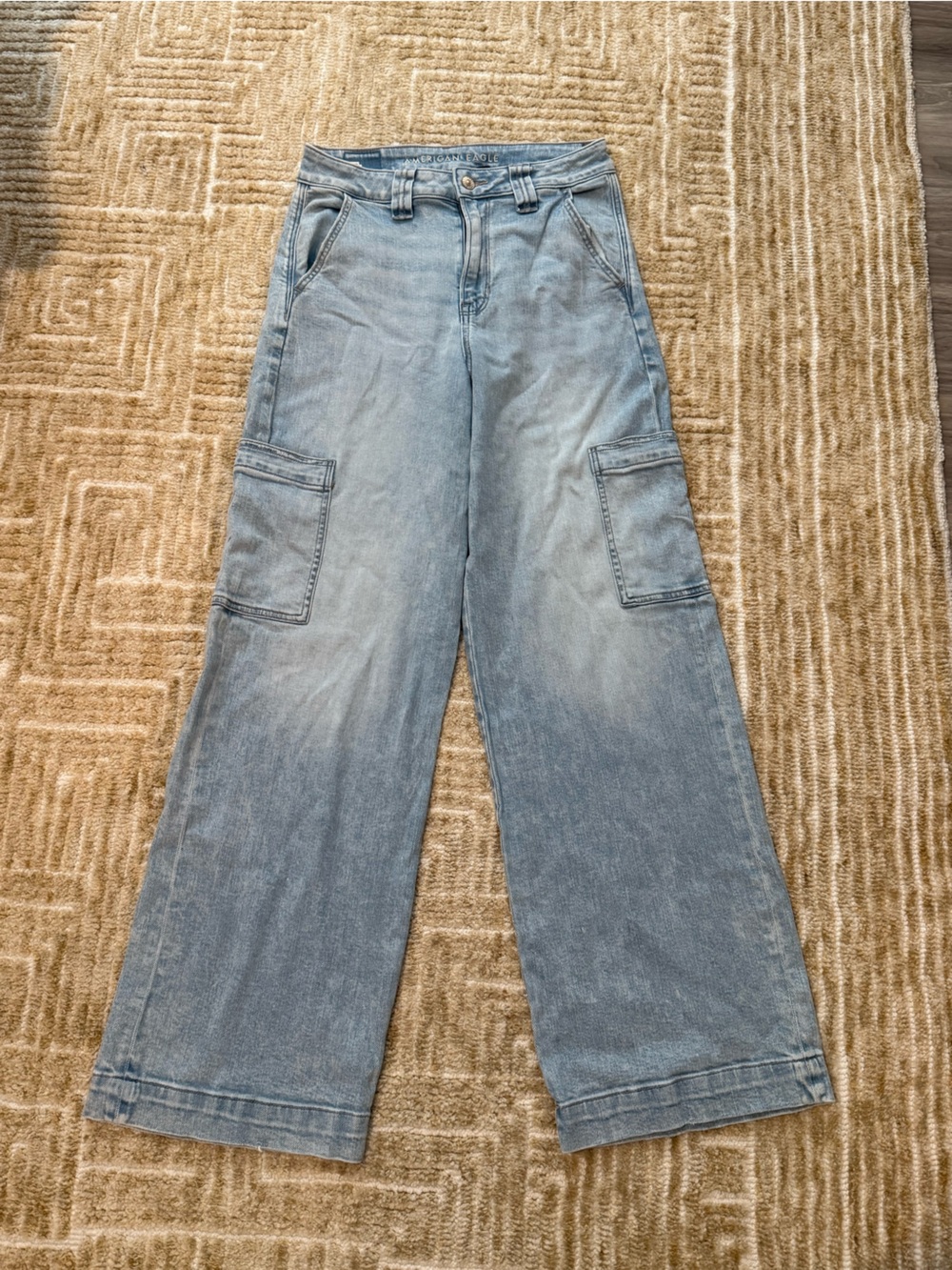 American Eagle Outfitters Light Wash Wide leg Cargo Jeans